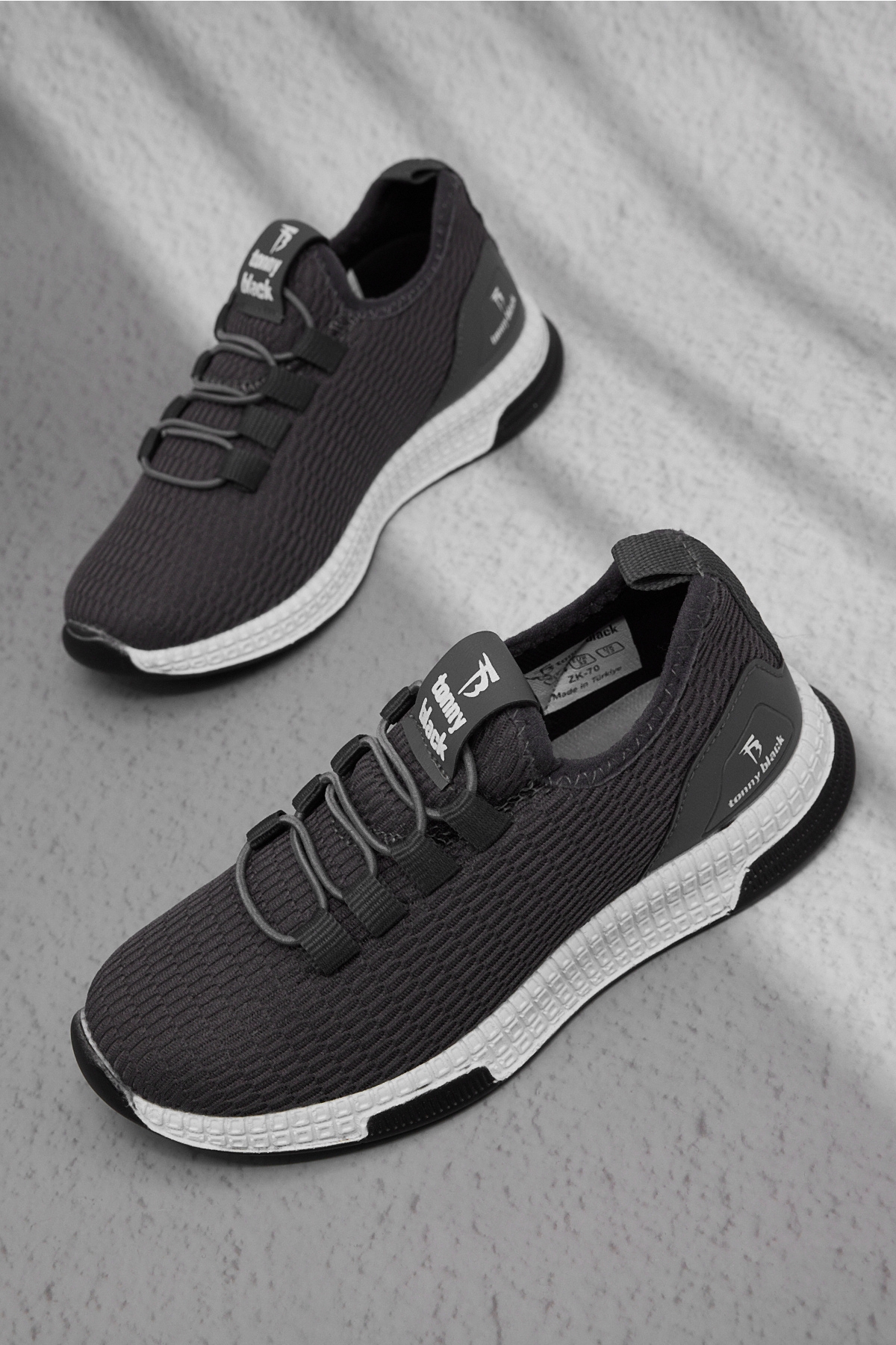 Tonny Black Siyah Tonny Black Rahat Kalip Çocuk Unisex Ayakkabı
