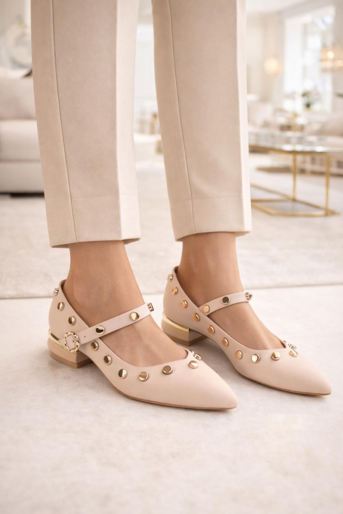 Odesa Ayakkabı Siyah Odesa Ayakkabı Odesa Zarif Detaylı Taş ve Zımba Aksesuarlı Babet