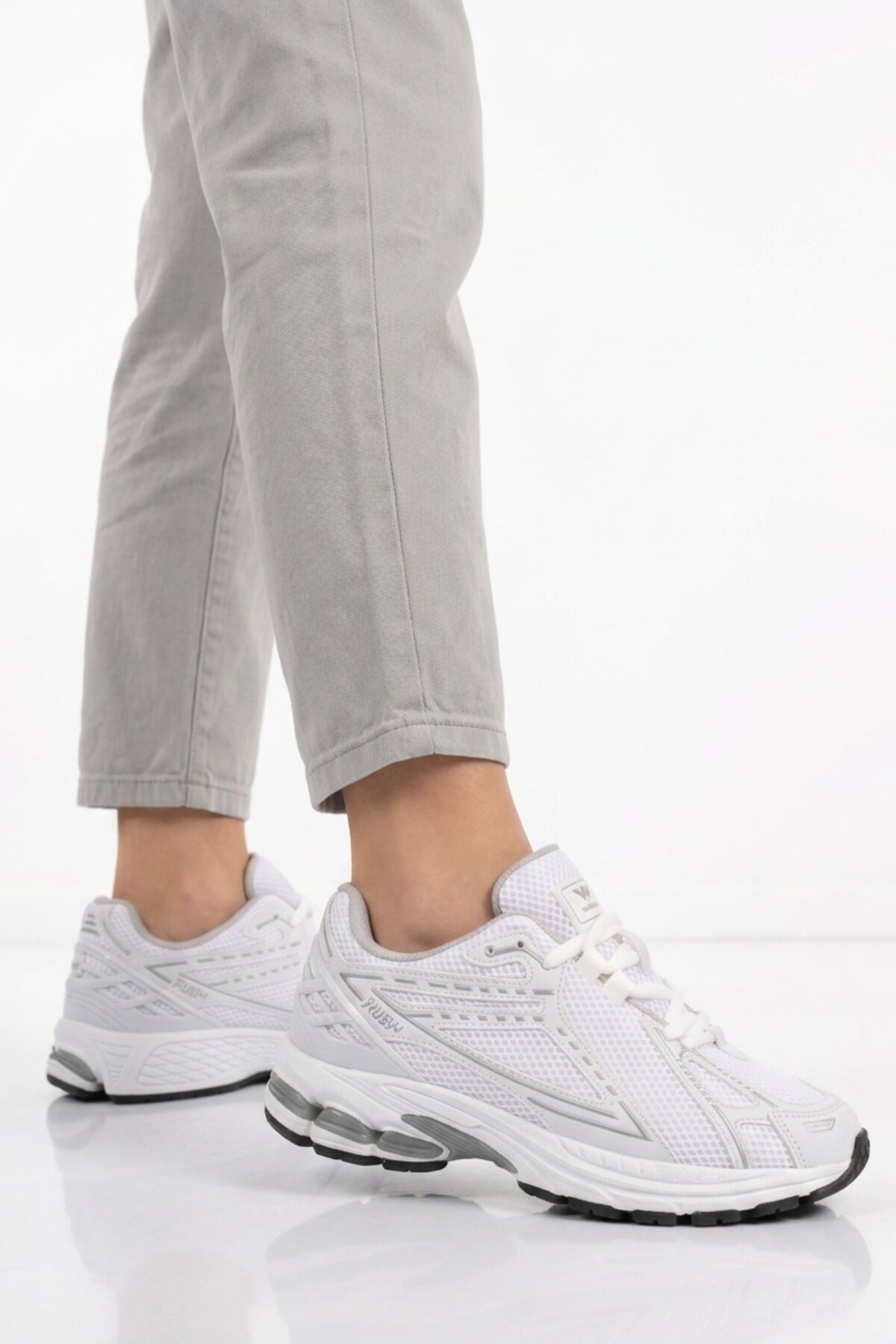 Beyaz Fileli Hafızalı Taban Unisex Spor Ayakkabı Fiyatları