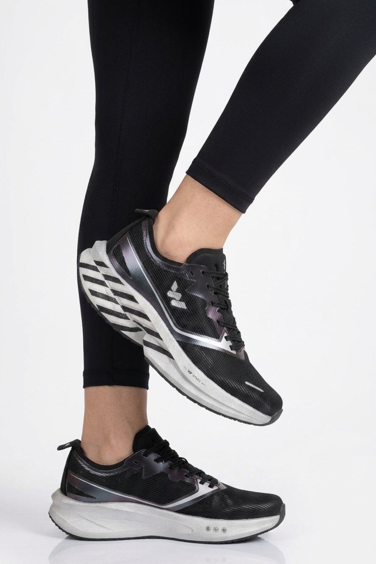 Walkway Siyah Gümüş Unisex Spor Ayakkabı