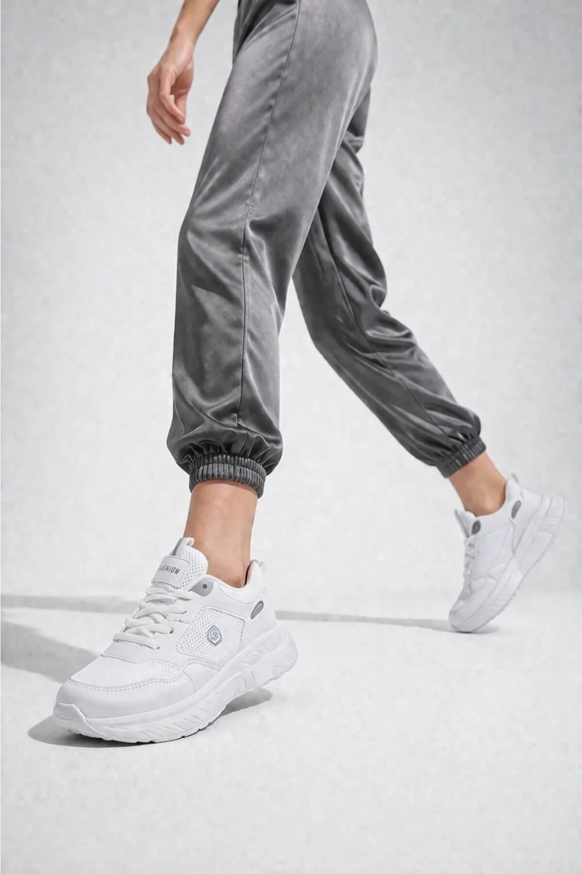 Slipcat Kadın Günlük Spor Sneaker Ayakkabı Kalın Taban Hafif Rahat Modern Şık Tasarım