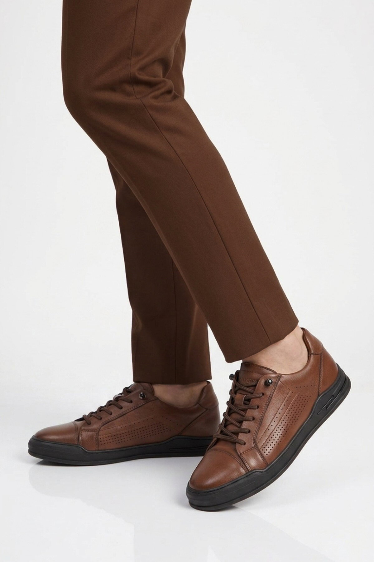 Voyager Ceviz Hakiki Deri Erkek Sneaker Delikli Nefes Alabilen Casual Memory Taban M682 M