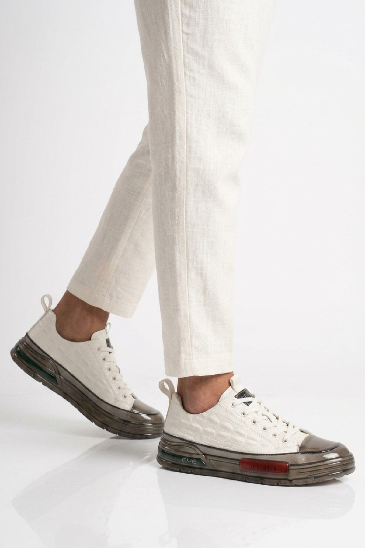 Voyager Beyaz Hakiki Deri Kroko Desenli Erkek Sneaker