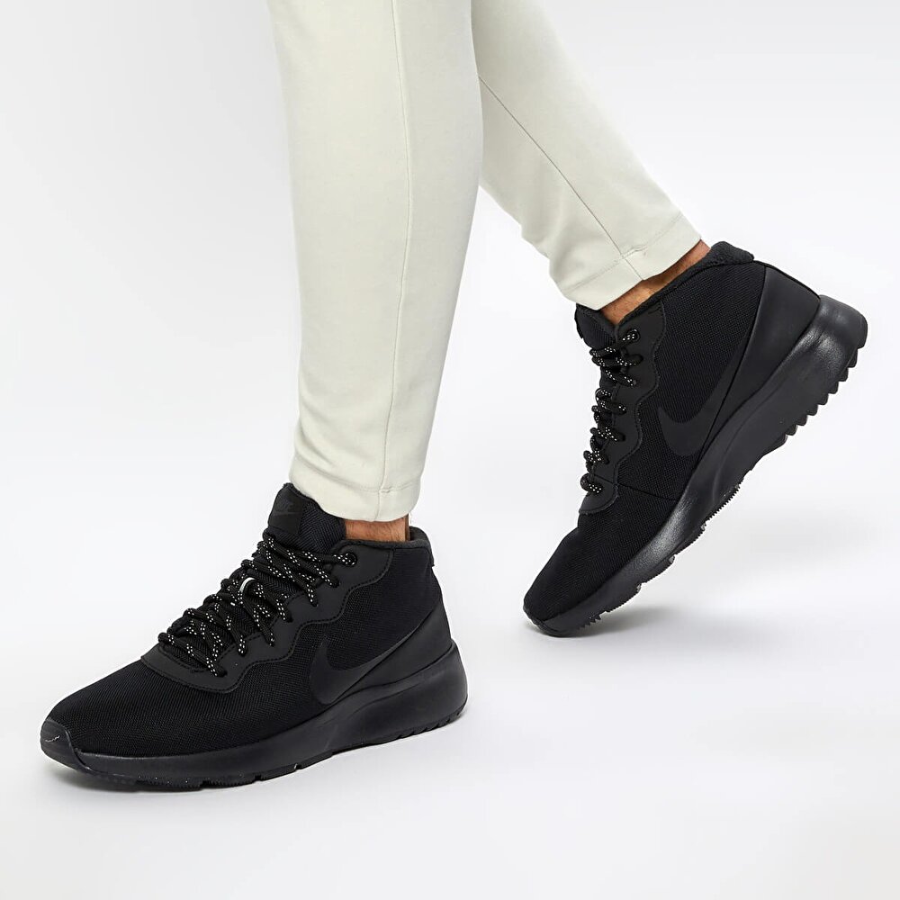 Nike Tanjun Chukka Siyah Erkek Kosu Ayakkabisi 100258874 Flo