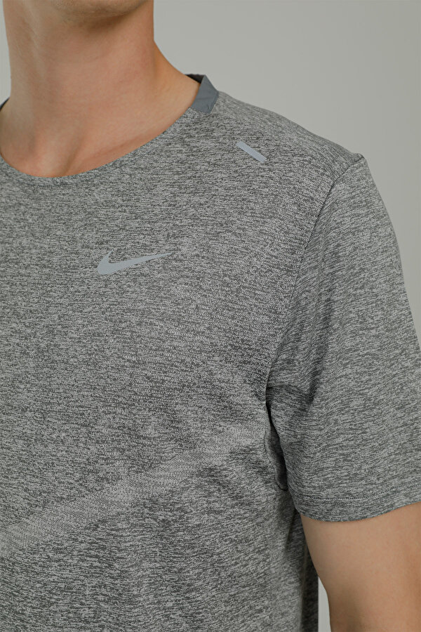 DRI-FIT RISE 365 GRAY Man 054