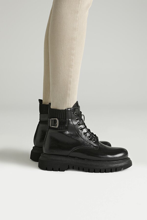 RIAO 2PR Siyah Kadın Bot