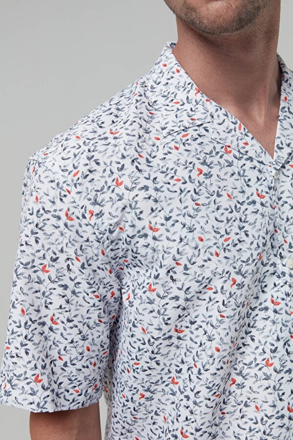 Relaxed Beyaz Baskılı Gömlek