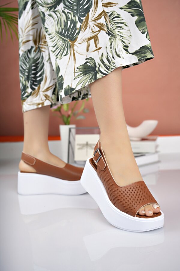 Kadın Garantili Çok Hafif Rahat 6 cm Topuk Eva Taban Platform Sandalet Taba