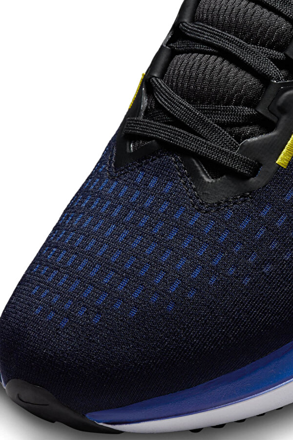 AIR WINFLO 10 NAVY BLUE Man Running