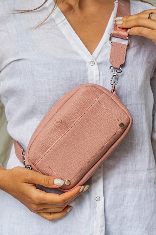 West Ayarlanabilir Çapraz El Kol ve Omuz Askılı Mıknatıs ve Fermuarlı Mini Siyah Kadın Çanta Pudra