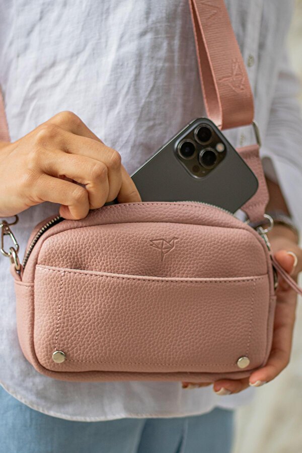 West Ayarlanabilir Çapraz El Kol ve Omuz Askılı Mıknatıs ve Fermuarlı Mini Siyah Kadın Çanta Pudra