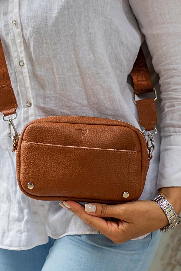 West Ayarlanabilir Çapraz El Kol ve Omuz Askılı Mıknatıs ve Fermuarlı Mini Siyah Kadın Çanta Taba