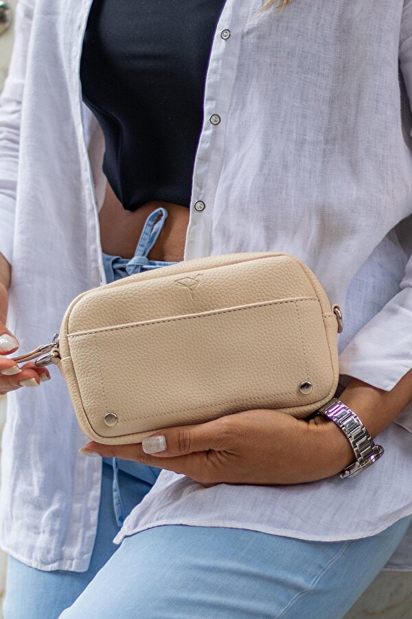 West Ayarlanabilir Çapraz El Kol ve Omuz Askılı Mıknatıs ve Fermuarlı Mini Siyah Kadın Çanta Bej