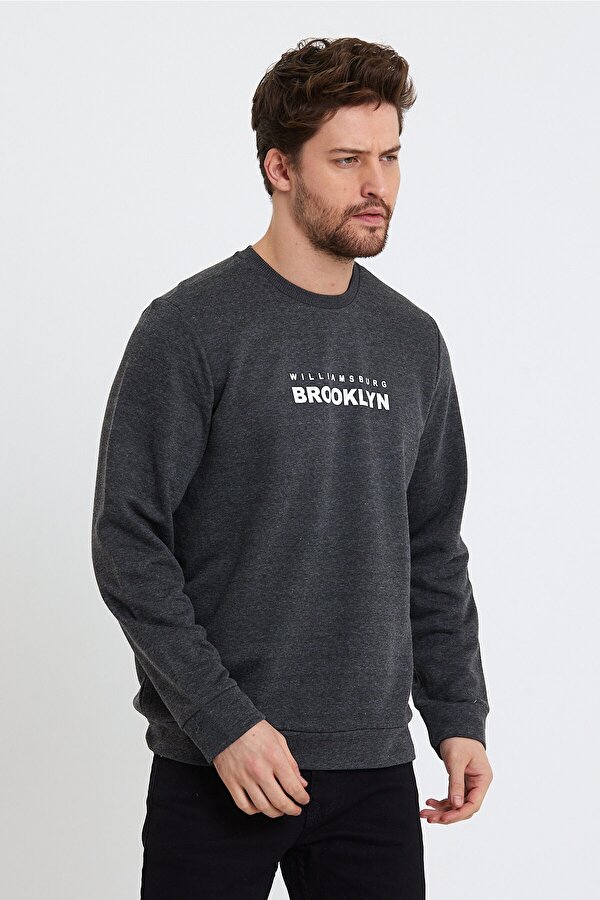 Erkek Bisiklet Yaka Regular Fit Brooklyn Baskılı Sweatshirt SPR23SW330
