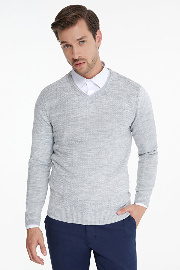 Gri Regular Fit Jakarlı V Yaka Triko Kazak
