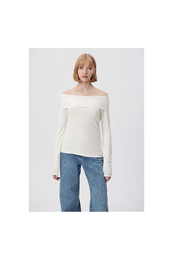 Geni̇ş Yaka Kazak Kırık Beyaz