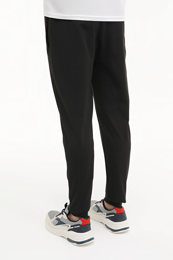 M-SN224 BSC PES JOG 4FX BLACK Man 063