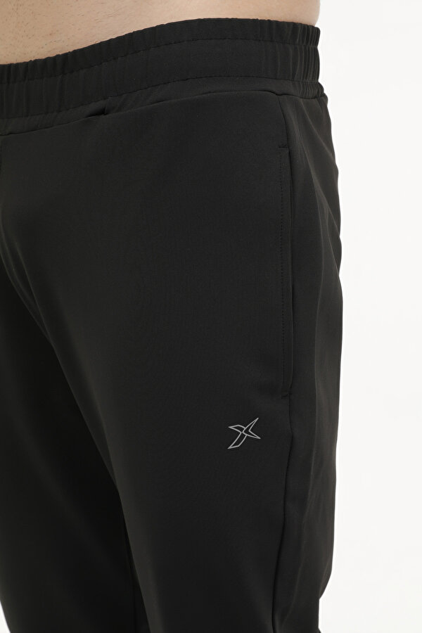 M-SN224 BSC PES JOG 4FX BLACK Man 063