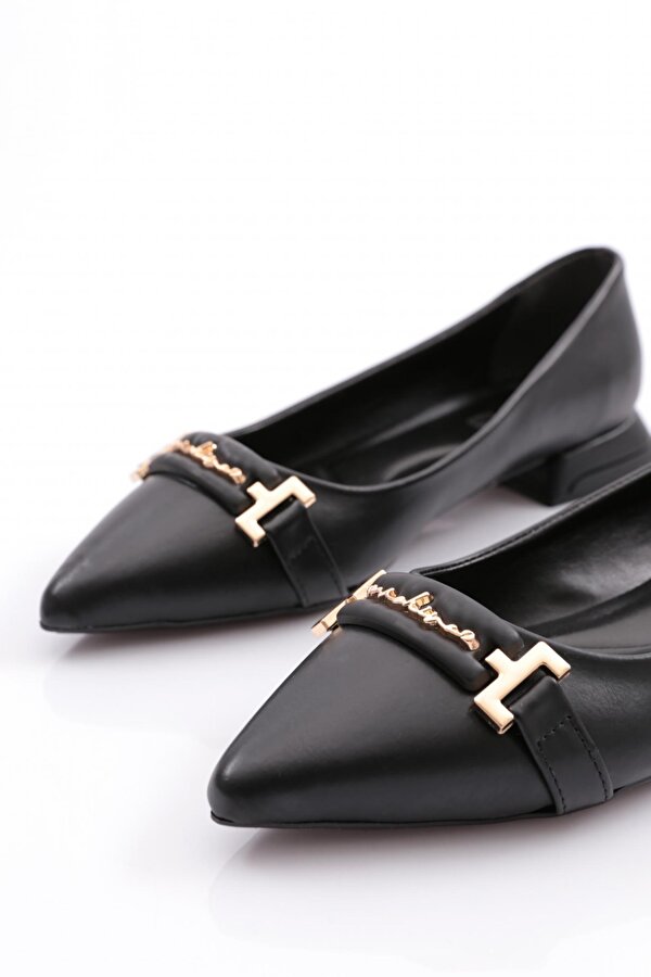 2885 Kadin Metal Aksesuarli Babet