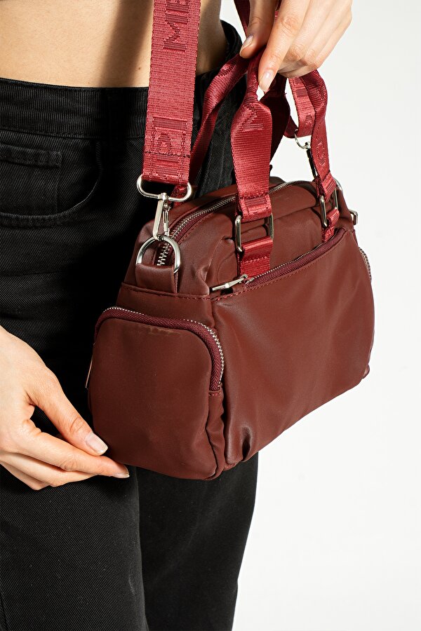 Mega Polo Fermuar Kapamalı Çok Bölmeli İç Kısmı Astarlı Şık ve Kullanışlı Tasarım Omuz Çantası