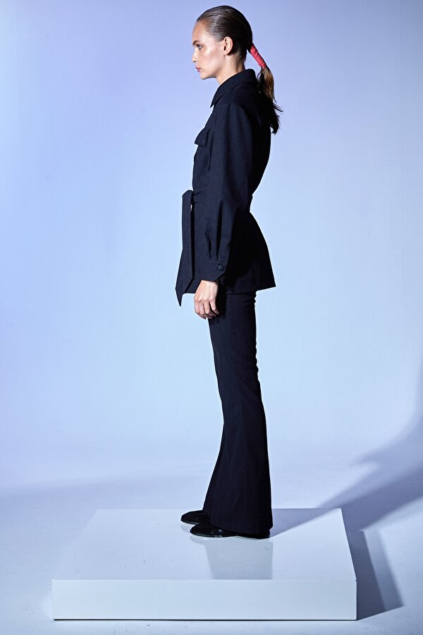 Gömlek Yaka Kemer Detaylı Siyah Kadın Ceket 23271618