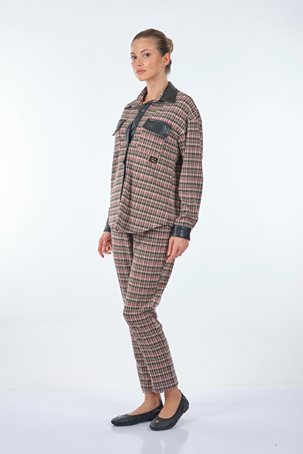 Düz Yaka Kazayağı Uzun Kollu Bej-Fuşya Kadın Gömlek 22236000104