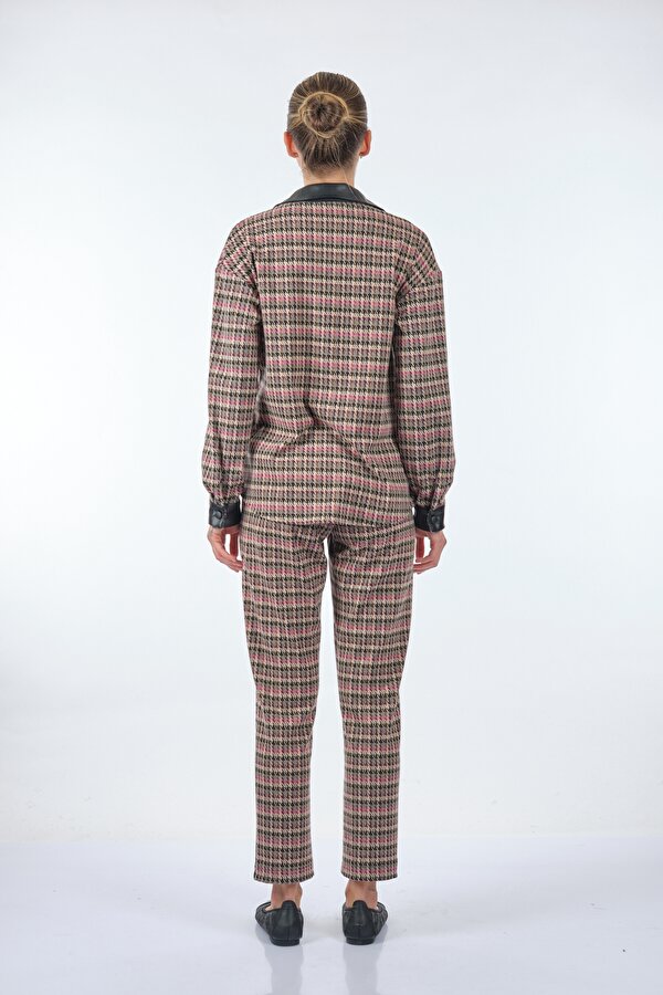 Düz Yaka Kazayağı Uzun Kollu Bej-Fuşya Kadın Gömlek 22236000104