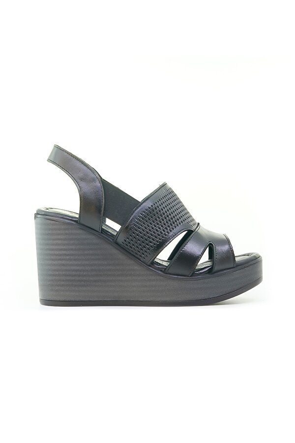 KADIN HAKİKİ DERİ  DOLGU TOPUKLU COMFORT GÜNLÜK SANDALET (36-40)  24Y 2310801Y Z SİYAH
