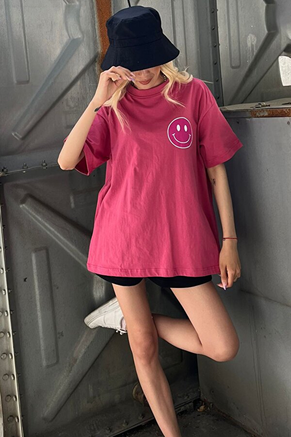 Pembe Arka Baskılı Oversize Yuvarlak Yaka Kadın Tişört