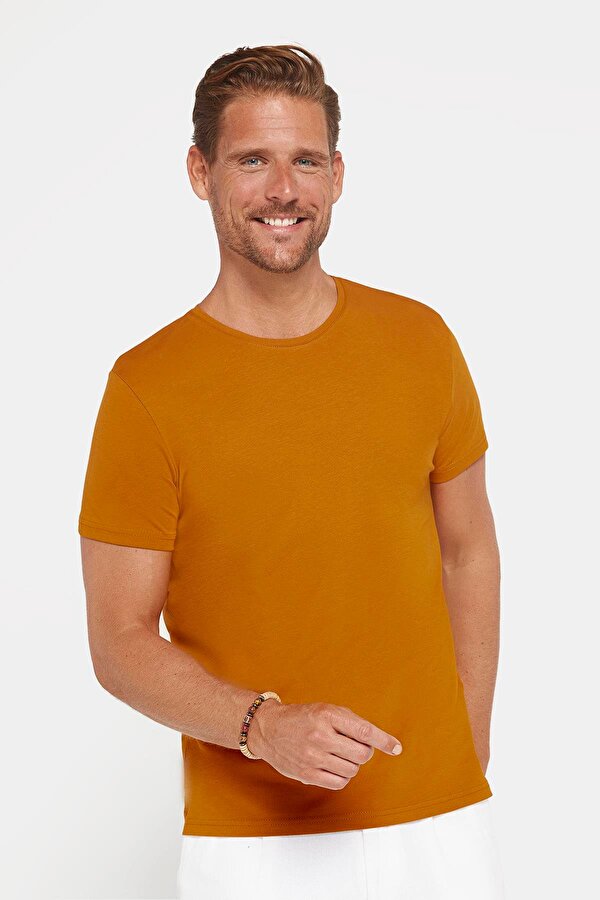 Erkek Slim Fit Dar Kesim Pamuklu Yumuşak Doku Likralı Esnek Kumaş Basic Taba Bisiklet Yaka Tişört