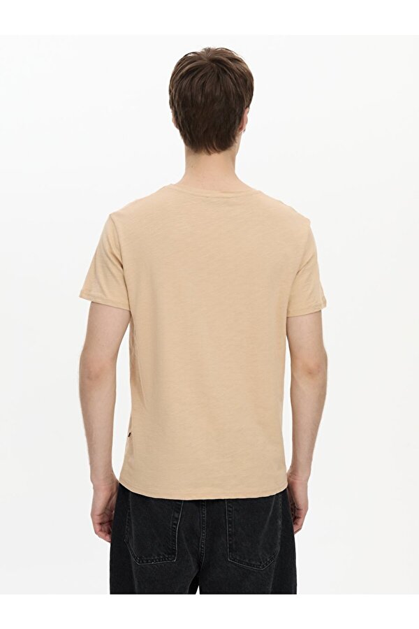 Cepli Kahve Rengi T-shırt