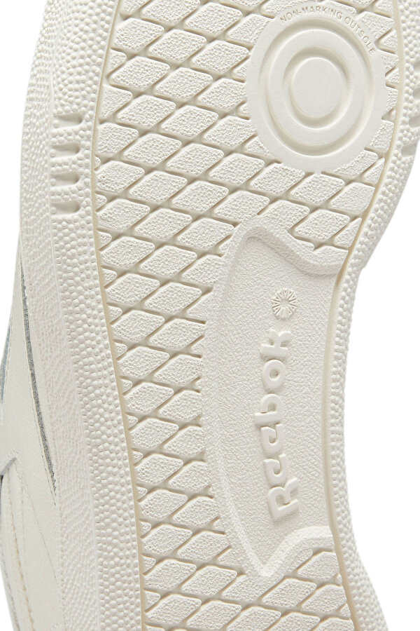 Club C 85 BEIGE Woman 001