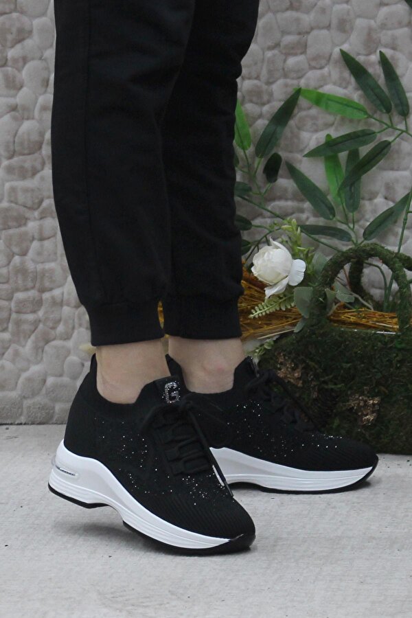 Guja 24K304 Siyah Taş Detaylı Kalın Taban Sneaker Kadın Ayakkabı