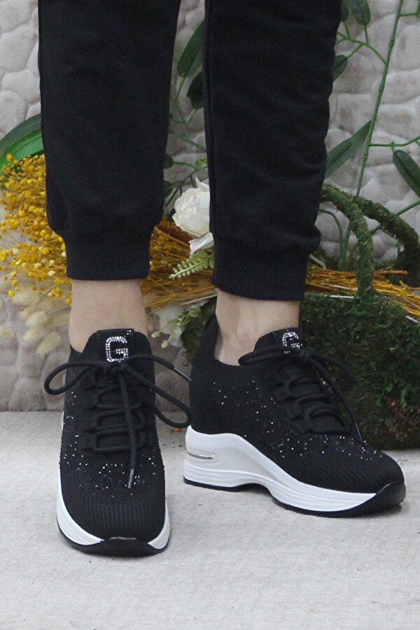 Guja 24K304 Siyah Taş Detaylı Kalın Taban Sneaker Kadın Ayakkabı