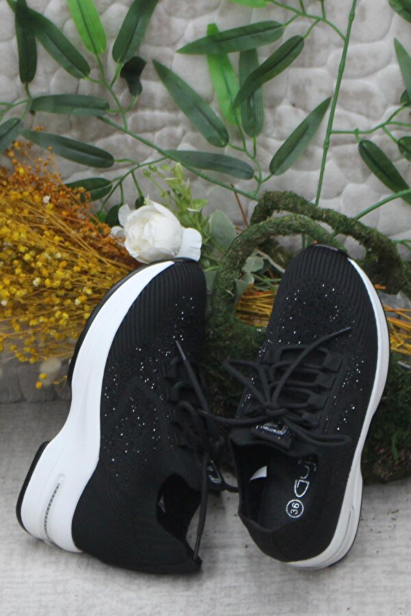 Guja 24K304 Siyah Taş Detaylı Kalın Taban Sneaker Kadın Ayakkabı