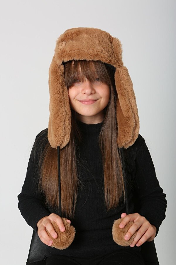 Camel Peluş Kürklü Kulaklıklı Ponponlu Kız Çocuk Şapka