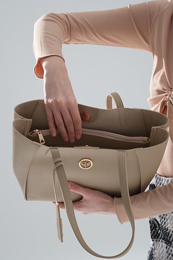 Sofia Mıknatıs Kapamalı Geniş Fermuar Bölmeli Orta Boy Kadın Omuz Kol Çantası Vizon