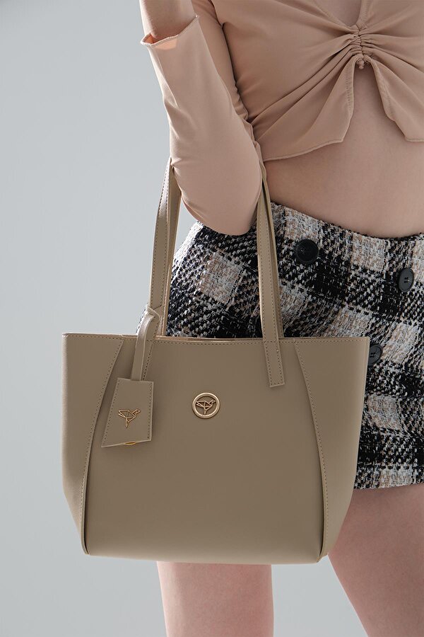 Sofia Mıknatıs Kapamalı Geniş Fermuar Bölmeli Orta Boy Kadın Omuz Kol Çantası Vizon