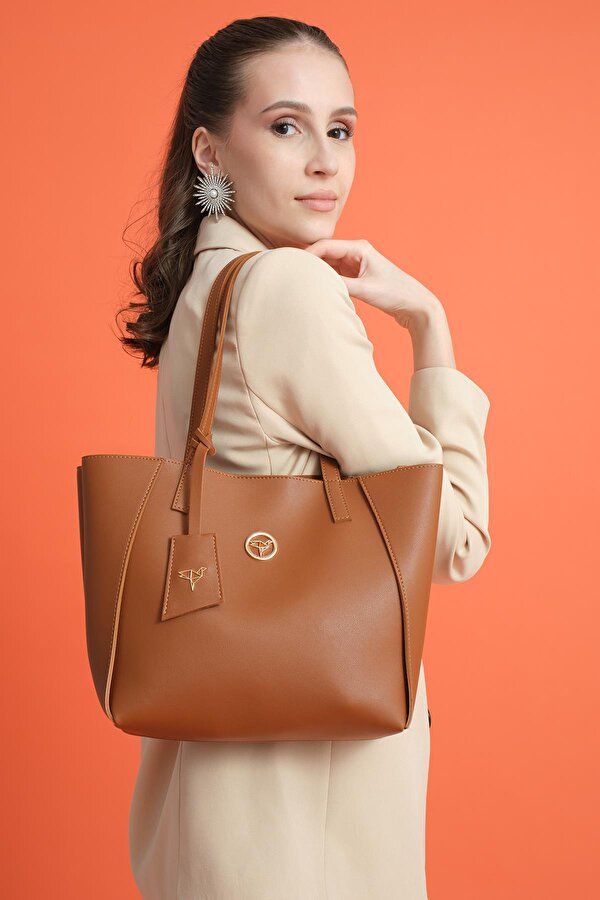 Sofia Mıknatıs Kapamalı Geniş Fermuar Bölmeli Orta Boy Kadın Omuz Kol Çantası Taba