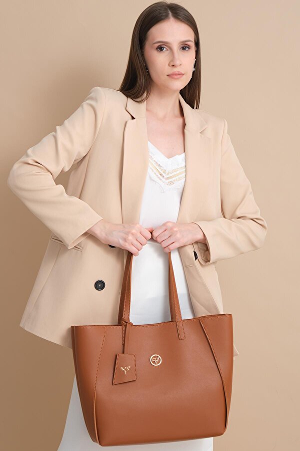 Sofia Mıknatıs Kapamalı Geniş Fermuar Bölmeli Büyük Boy Kadın Omuz Kol Çantası Taba