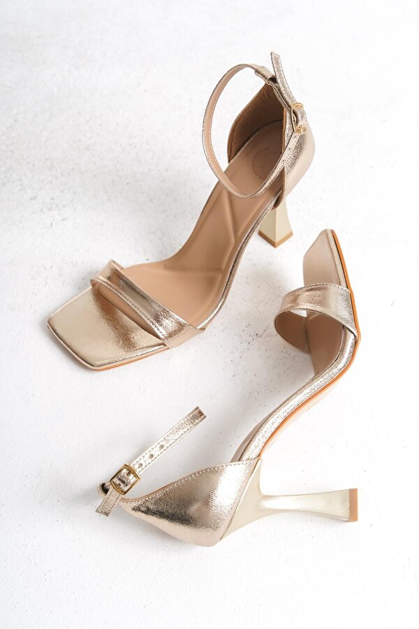 Middle Altın Dore Tek Bant Abiye Topuklu Ayakkabı