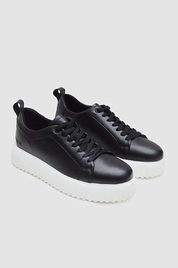 Siyah Kalın Beyaz Tabanlı Bağcıklı Sneaker Ayakkabi