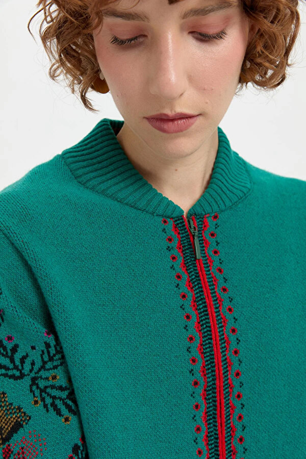 Kadın Hakim Yaka Arkası ve Kolu Çiçek Desenli Yün Ceket 24049 A.Ö. Başı