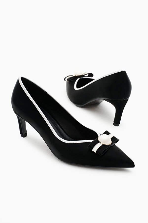 Kadın Siyah Neolit Taban Önü Tokalı Sivri Burunlu Topuklu Ayakkabı