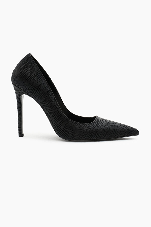 Kadın Siyah Neolit Taban Desenli Sivri Burunlu Yüksek Topuklu Ayakkabı