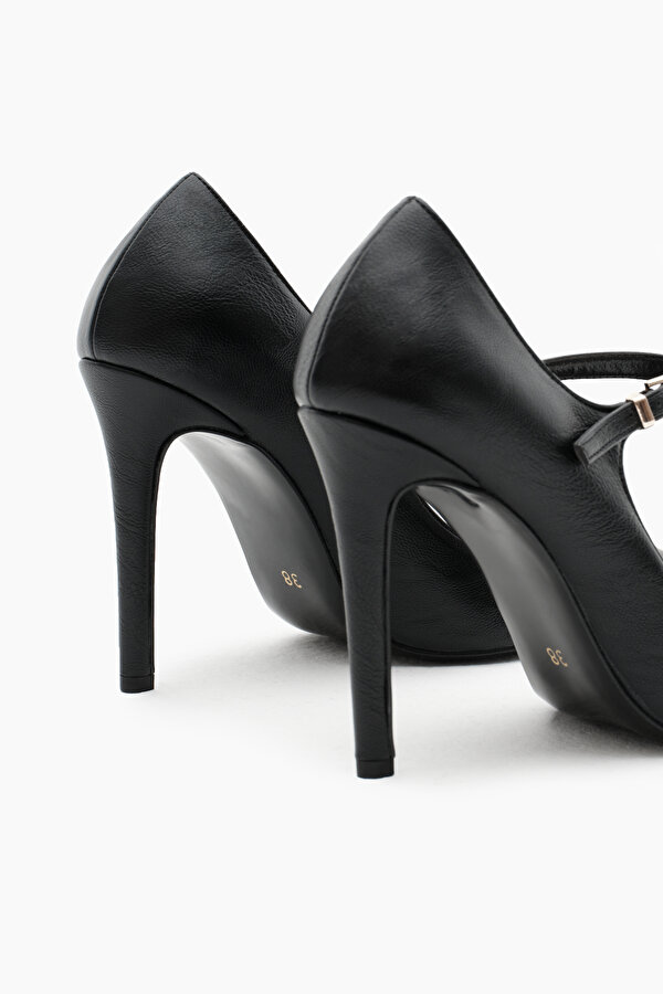 Kadın Siyah Neolit Taban Bilekten Bağlamalı Sivri Burunlu Yüksek Topuklu Ayakkabı