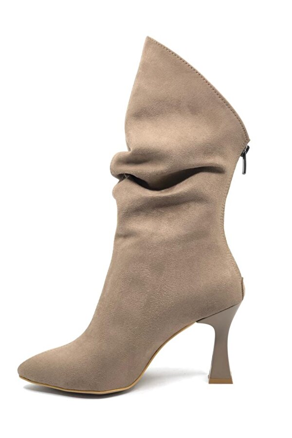 Arkadan Fermuarlı Büzgülü Kadın Çizme