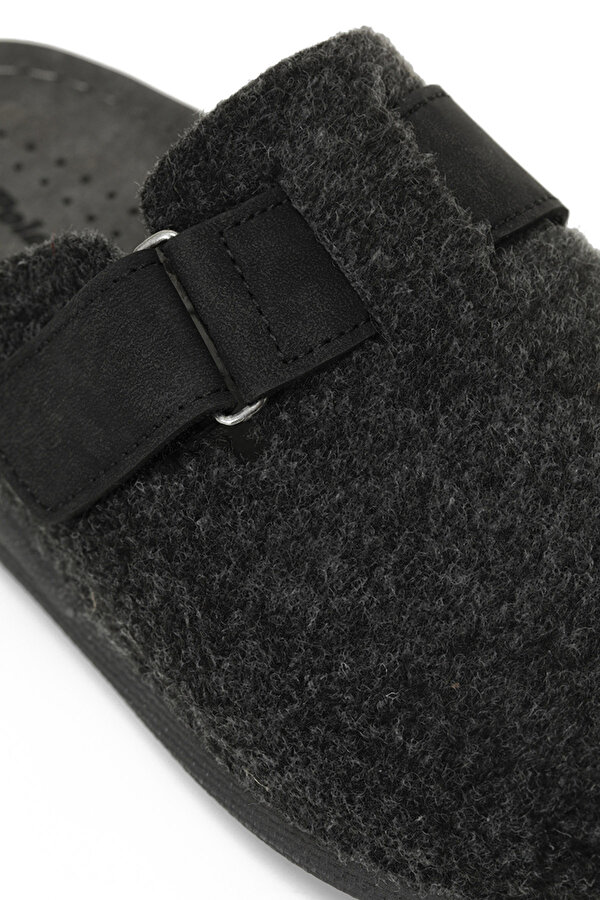 608047.M4PR BLACK Man 453