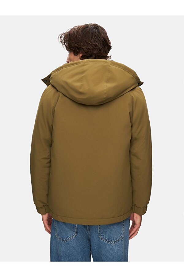 Kapüşonlu Teknık Yeşil Mont