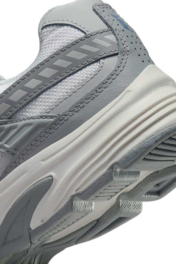 Nike Wmns Nike Initiator Белый Женщина Полуботинки